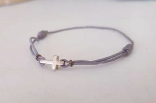Pulsera Cruz Plata y Gris