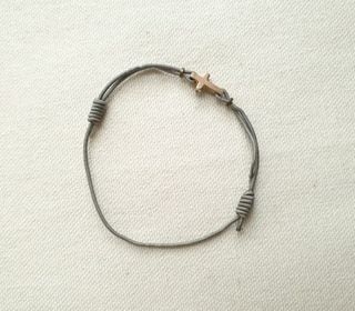 Pulsera Cruz Plata y Gris