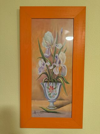 cuadro con jarrón y flores. marco naranja