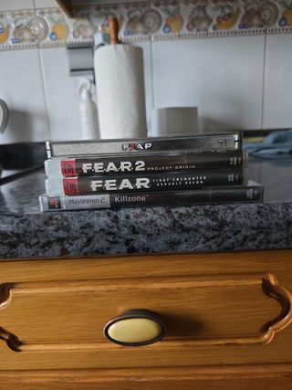 Pacchetto di 4 giochi F.E.A.R. Killzone per PS2/PS3