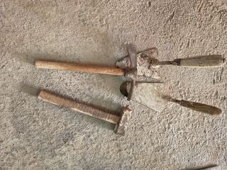 Herramientas de albañilería antiguas