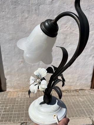 Lámpara de mesita de noche floral