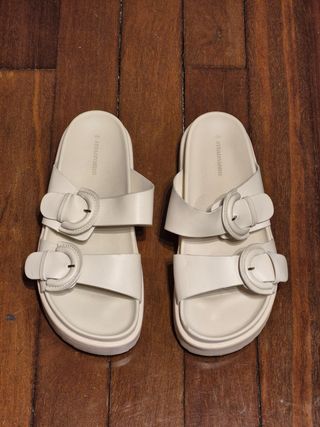 Sandalias Stradivarius blancas