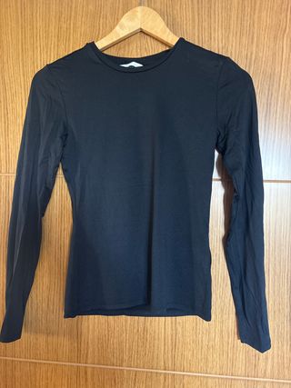 Camiseta H&M manga larga negra