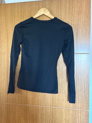 Camiseta H&M manga larga negra