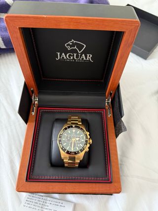 Reloj Jaguar bañado en oro