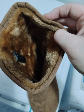 Stivali invernali marroni nessuna marca.