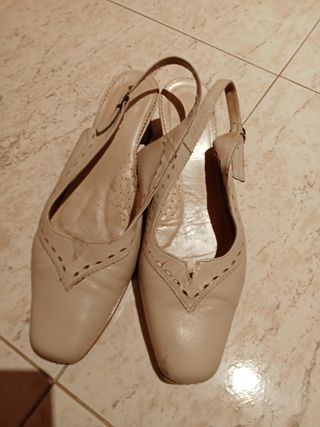 Zapatos Beige Slingback