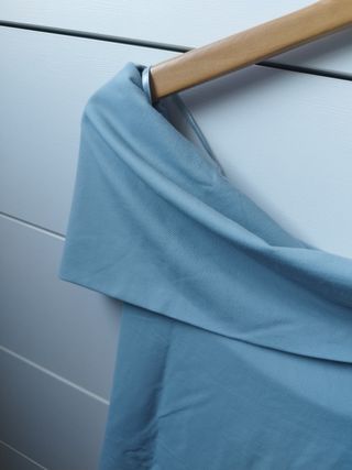 Camiseta azul cuello barco sin estrenar 