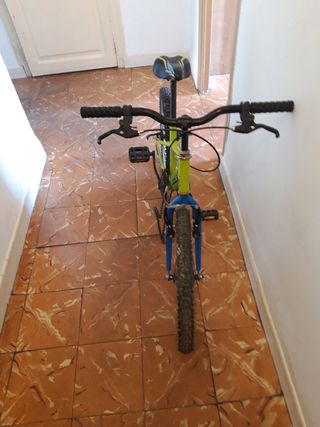 Bicicleta infantil niño de seis años 6 años12