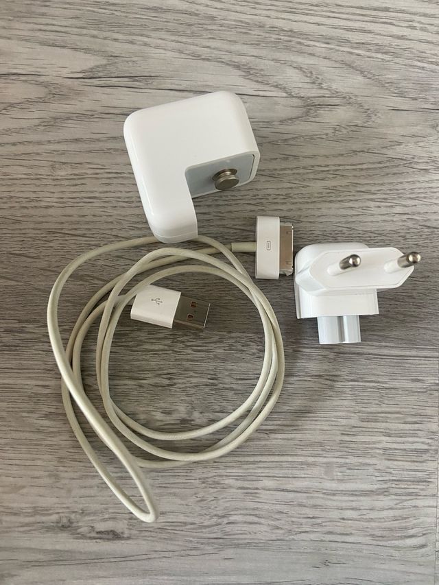 Cargador Apple Tablet + Cable USB