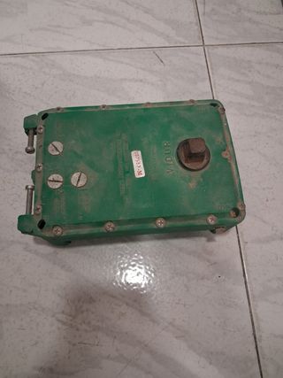 Freno para puerta de cristal de comercio.