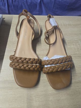 Sandalias Marrones con Tiras Trenzadas