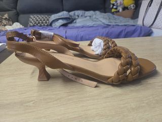 Sandalias Marrones con Tiras Trenzadas