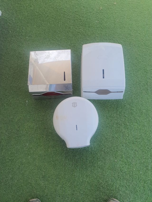 Dispensadores de Papel Baño (2 Blancos, 1 Metal)