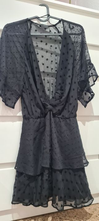 Vestido negro con lunares