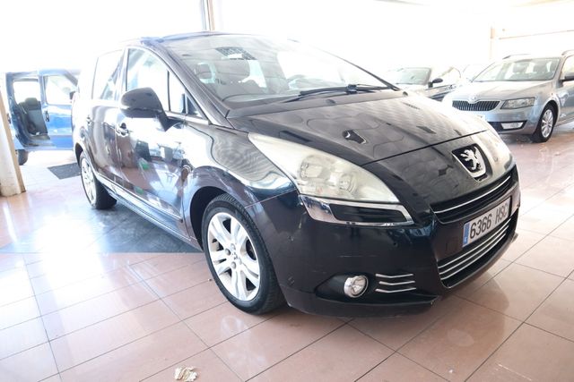 Peugeot 5008 2013