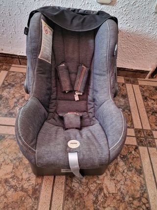 Seggiolino auto per bambini grigio