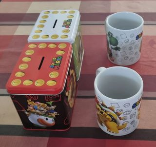 Lotto 2 tazze con salvadanaio di Super Mario