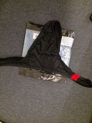Tanga Negro con detalles Rojos