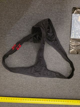 Tanga Negro con detalles Rojos