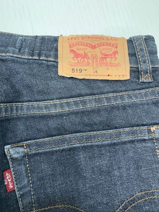 Pantalón Levis Negro Talla 16.  Color negro