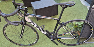 Bicicleta CUBE Attain Race Carbono