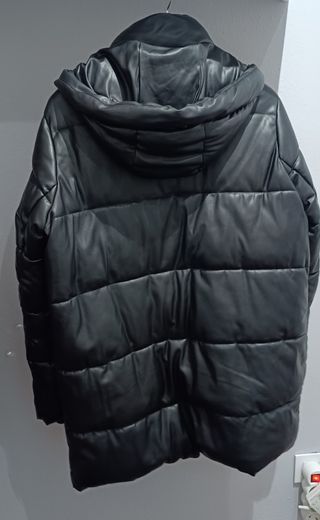 Abrigo acolchado negro Zara