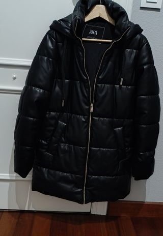 Abrigo acolchado negro Zara