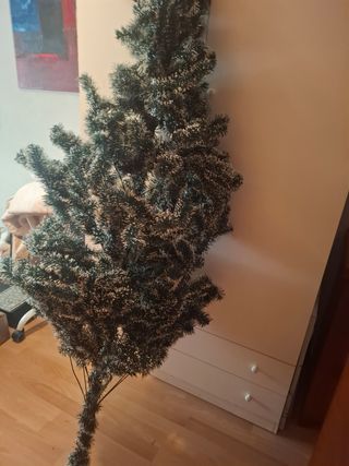 Árbol de Navidad verde y plateado