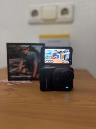 Insta360 GO ULTRA + ACCESORIOS y SD 