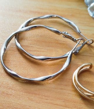 Bombonera cristal y lote joyas bisutería