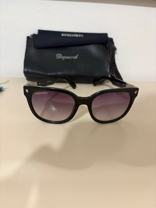 Occhiali Dsquared2 neri con custodia