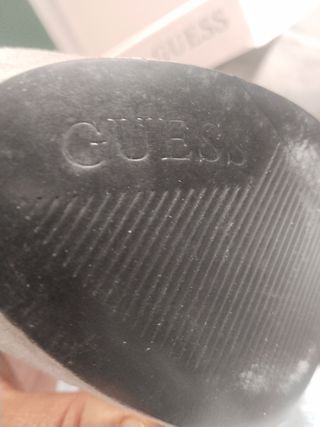 Zapatos Guess Nuevos, plataforma .grises ante.T.40