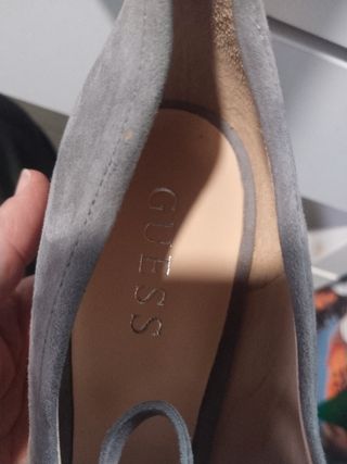 Zapatos Guess Nuevos, plataforma .grises ante.T.40