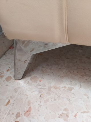 Sofá de 3 plazas beige y rosa muy cómodo 