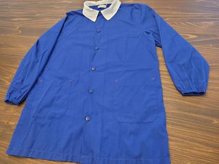 Grembiule bambino blu con colletto bianco