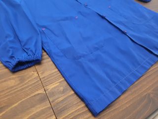 Grembiule bambino blu con colletto bianco