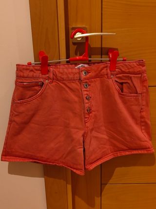 Pantalones cortos Pull&Bear rojos