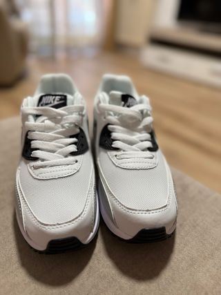 Zapatillas  Air Max Blancas y Grises 