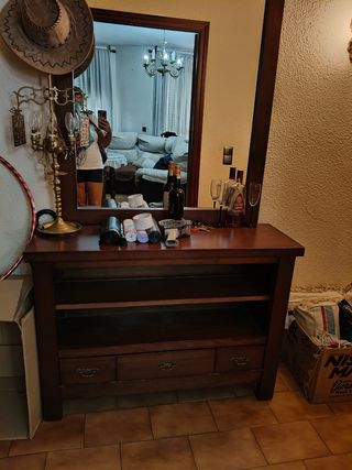 Mueble recibidor con espejo