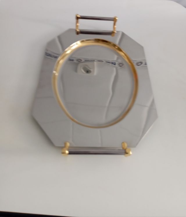 Bandeja  de acero inoxidable, bordes y asas dorado