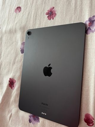 iPad Air 5 Gris 256gb y Smart Keyboard folio 
