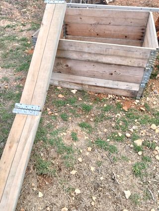 Cajón de madera desmontable con palet de 1x1,20 mt