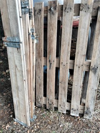 Cajón de madera desmontable con palet de 1x1,20 mt
