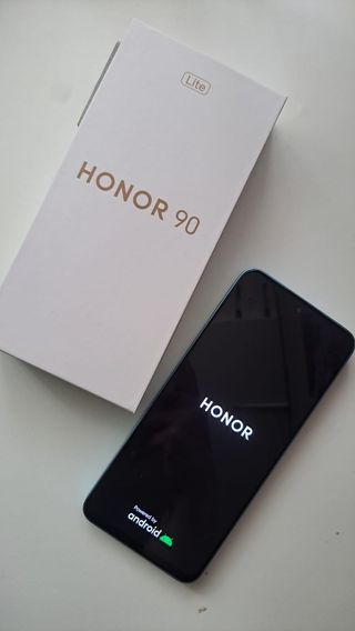 Móvil honor 90
