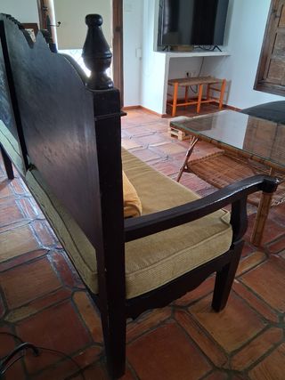 Sofá de época madera, incluye cojin verde asiento
