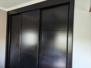Armario empotrado negro madera