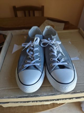 Deportivas Converse Grises