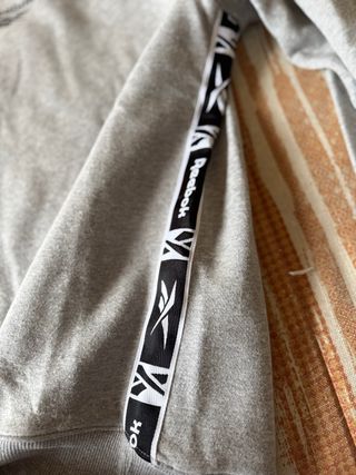 Sudadera Reebok Gris 